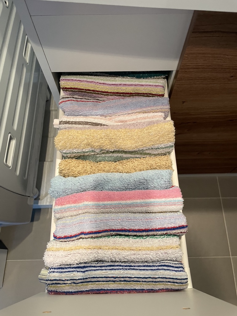 福岡　整理収納アドバイザー　トトノウラボ
片付け前の洗面台引き出し