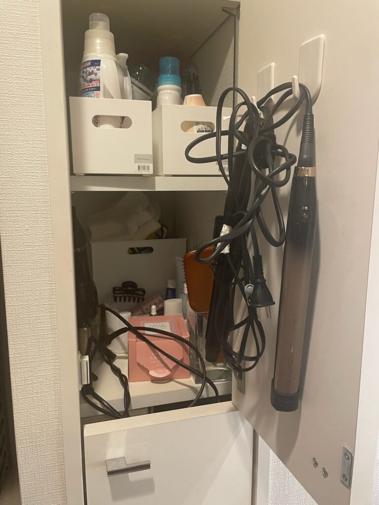 福岡 整理収納アドバイザー トトノウラボ
片付け前のドライヤー置き場