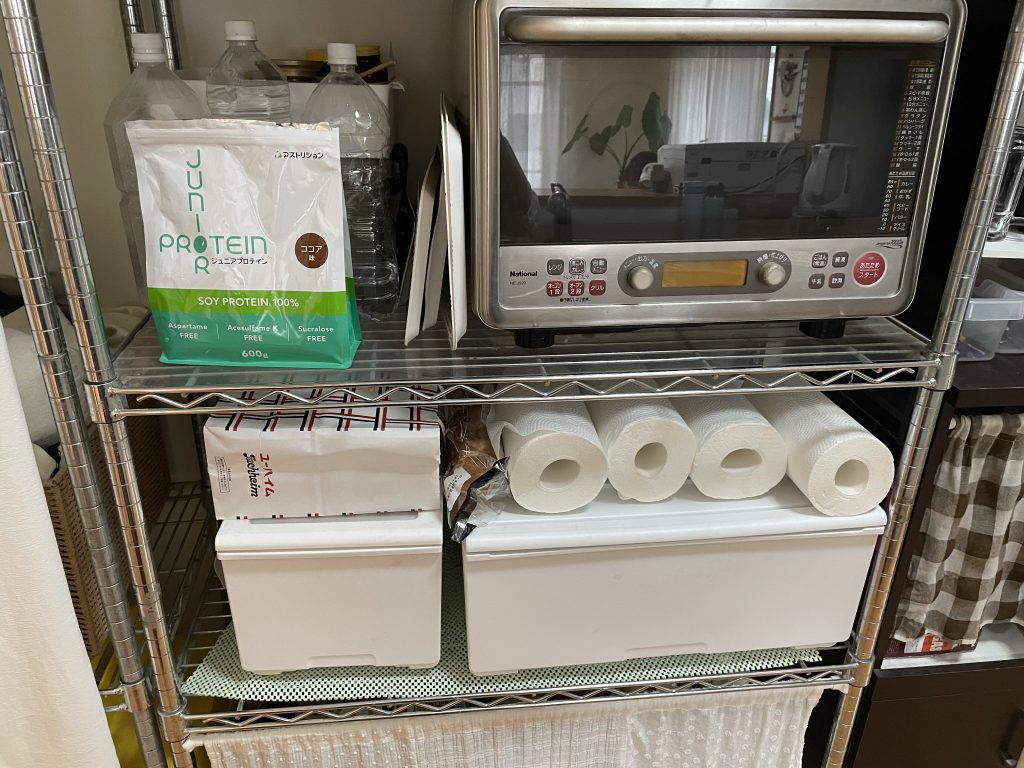福岡　整理収納アドバイザー　トトノウラボ　キッチン　ビフォー
片付く前のキッチン家電タワー