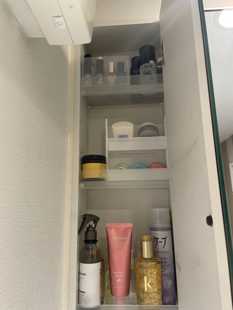 福岡　整理収納アドバイザー　トトノウラボ
片付け後の洗面台鏡の裏