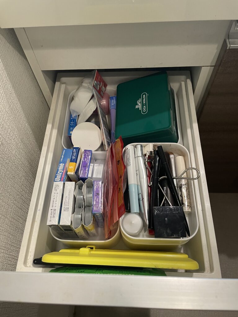 福岡　整理収納アドバイザー　トトノウラボ
片付け前の洗面台引き出し