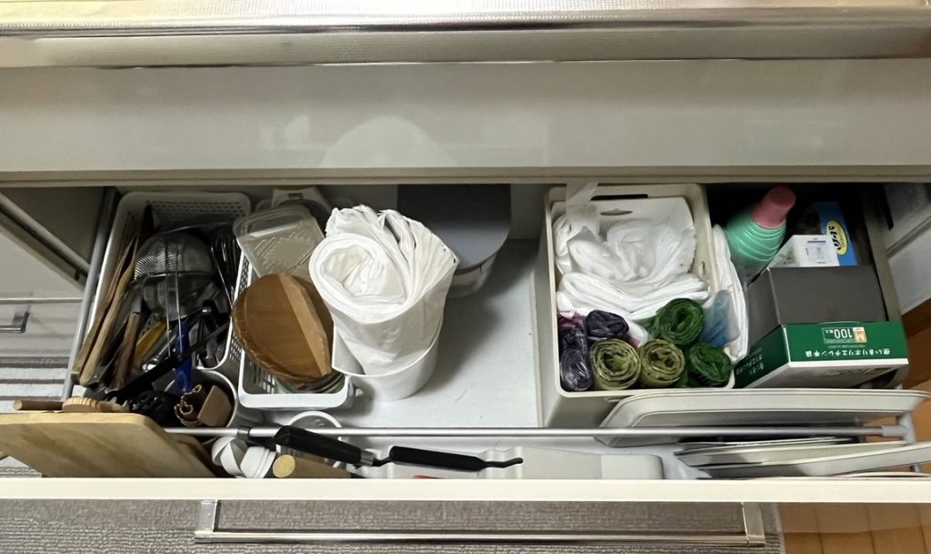 福岡　整理収納アドバイザー　トトノウラボ　
片付け後のキッチン流し下引き出し