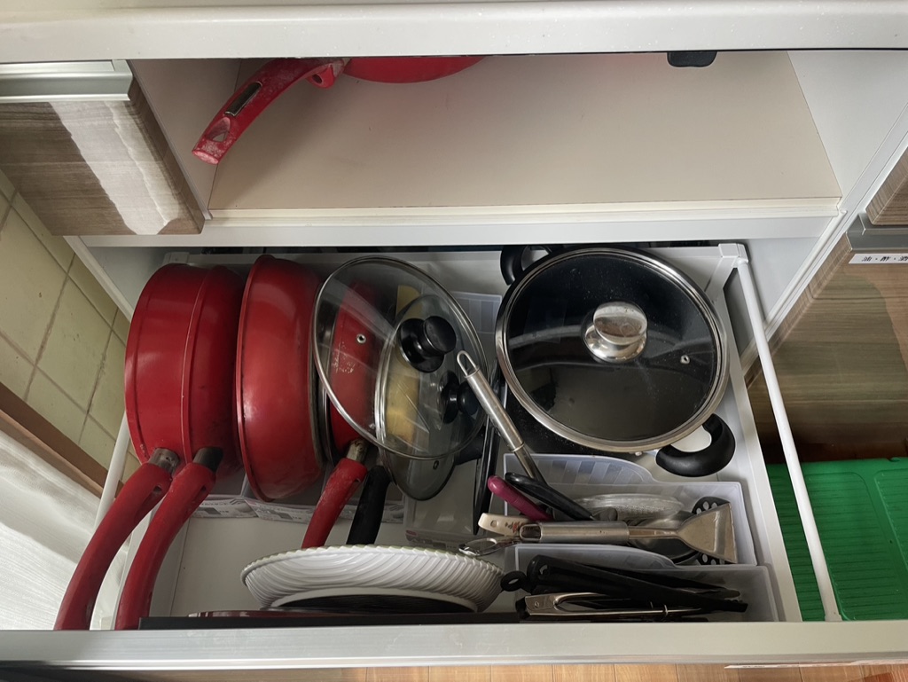 福岡　整理収納アドバイザー　トトノウラボ　実家　キッチン　収納　引き出しの中