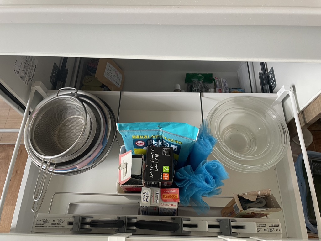 福岡　整理収納アドバイザー　トトノウラボ　実家　キッチン　収納　引き出しの中