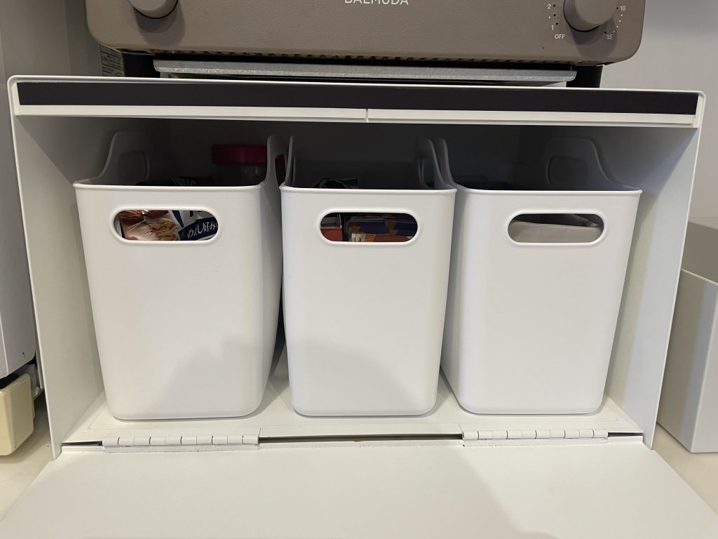 福岡　整理収納アドバイザー　トトノウラボ　キッチン　tower 収納　棚の中　セリア