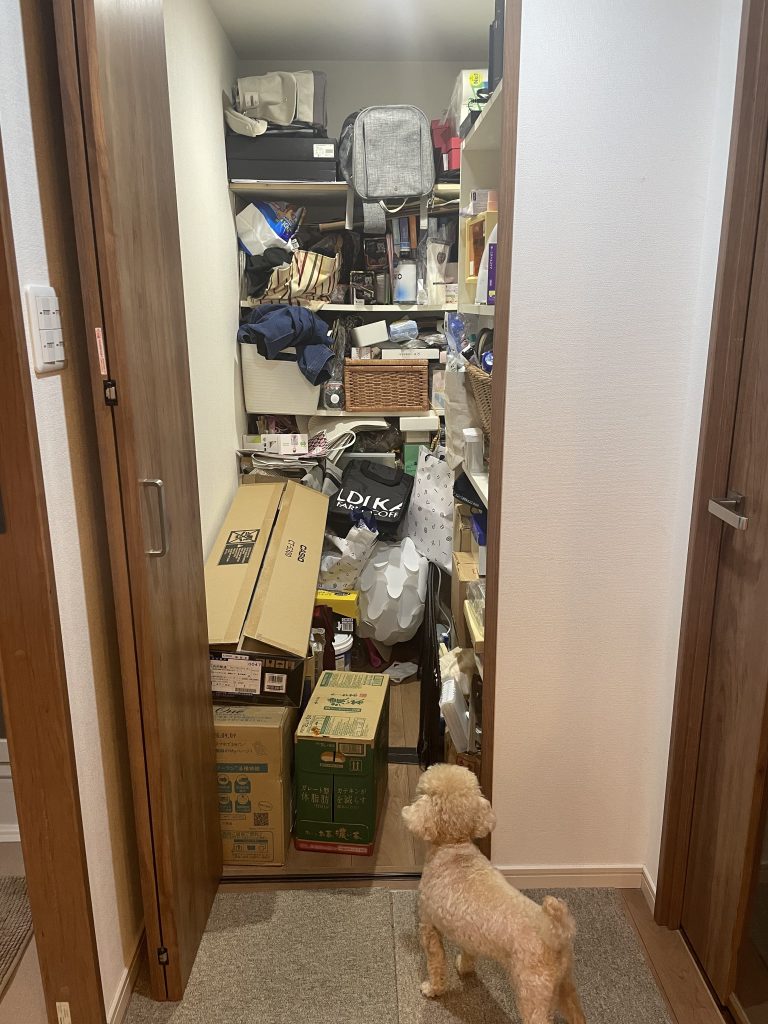 福岡　整理収納アドバイザー　納戸　片付け　ビフォー1