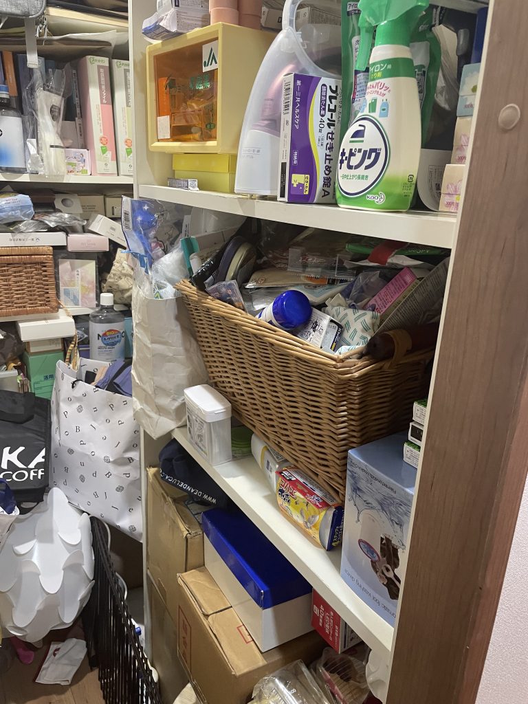 福岡　整理収納アドバイザー　納戸　片付け　ビフォー3