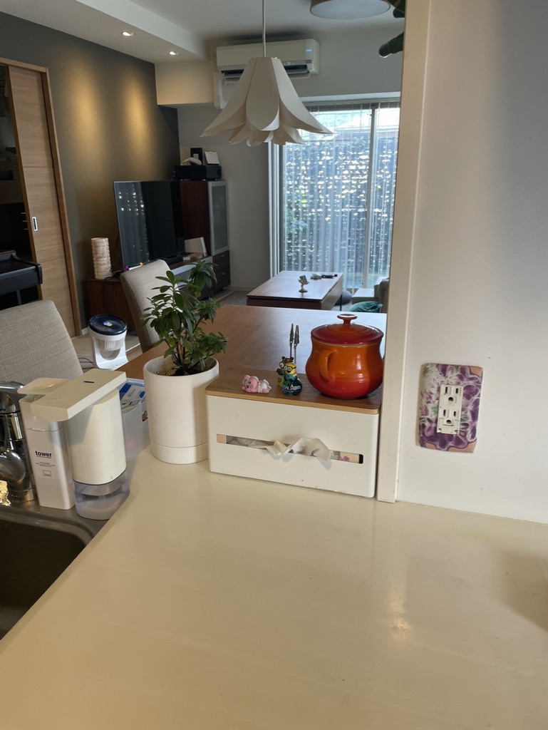 福岡　整理収納アドバイザー　トトノウラボ　マスキングテープを貼ったコンセントカバー